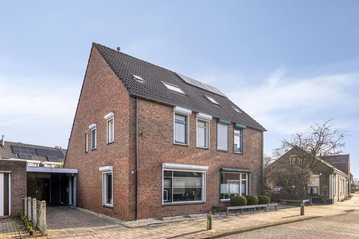 Laarstraat 74 in Goor