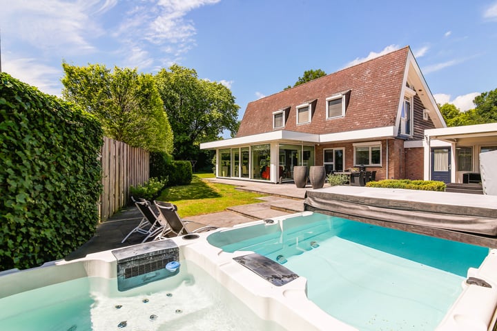 Lammerts van Buerenstraat 2 in Franeker foto