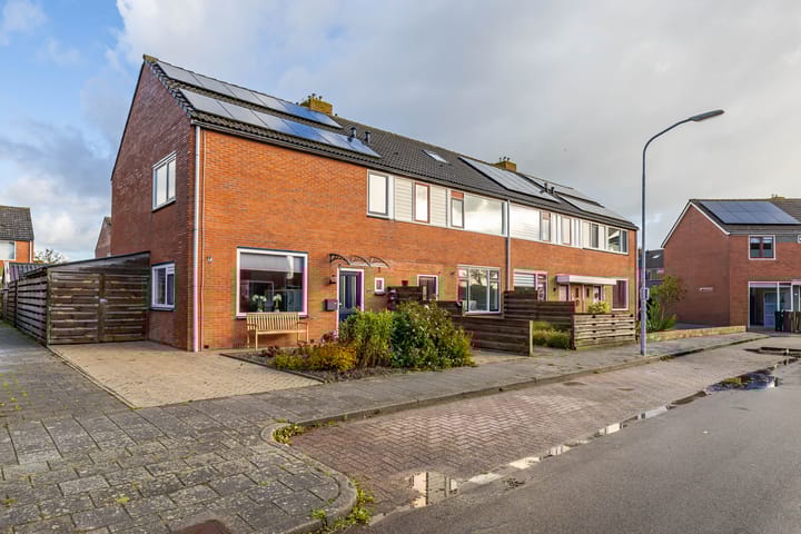 Lange Akker 24 en Uithuizermeeden foto