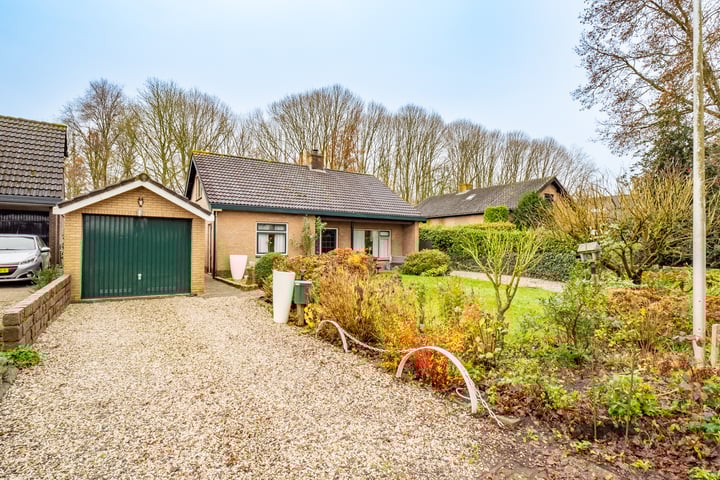 Lange Uitweg 10 dans Tull en 't Waal photo