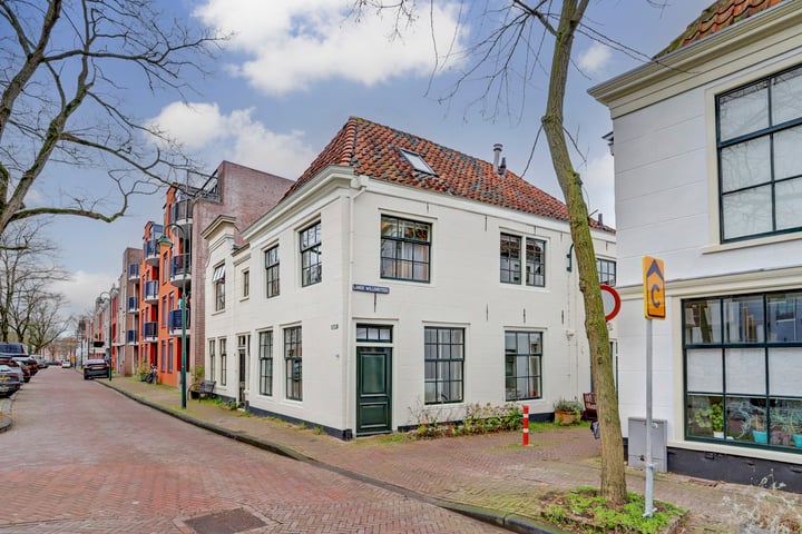 Lange Willemsteeg 12 in Gouda foto