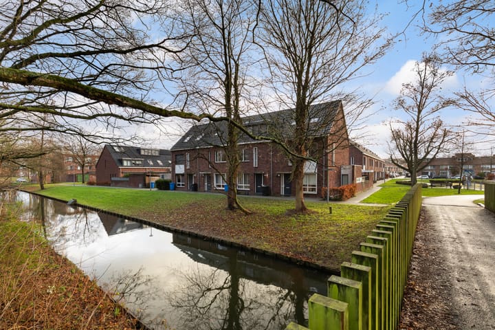 Langebakkersoord 40 in Hoogvliet Rotterdam