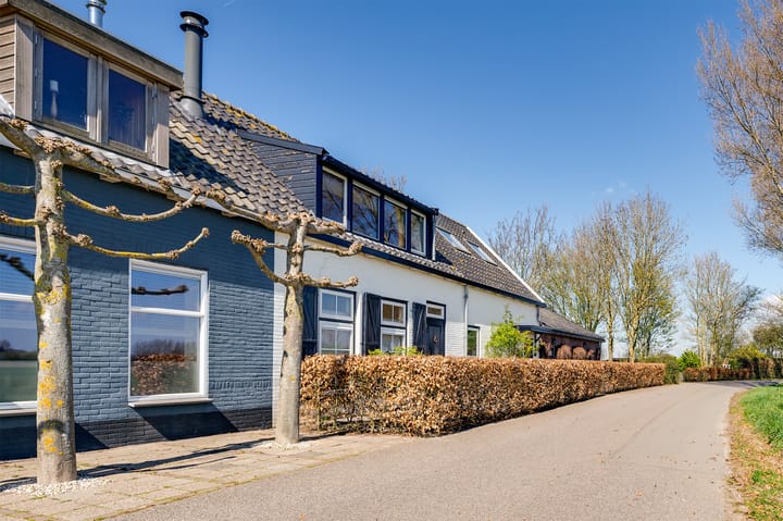 Langstraat 74 in Achthuizen Foto