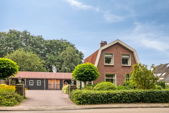 Larenseweg 96 in Holten Foto