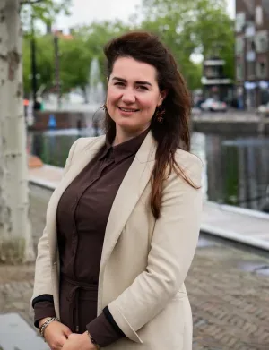 Foto van Laura Over de Vest