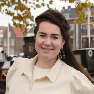 Foto van Laura Over de Vest