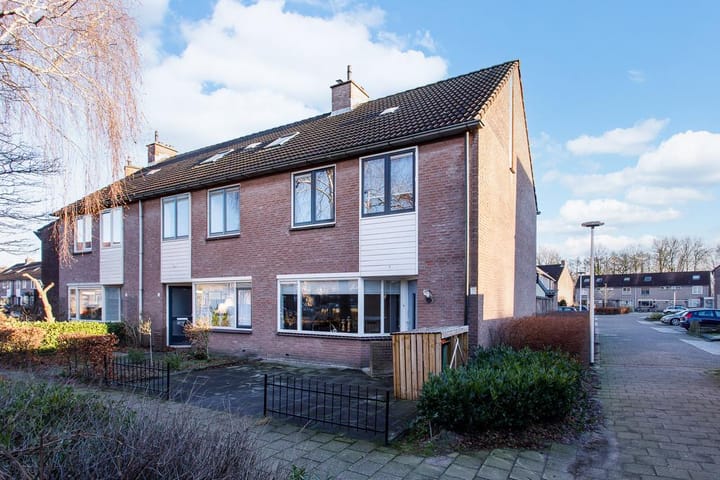 Laurens Bogtmanstraat 14 in Hengelo foto