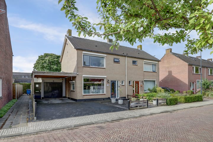 Laustraat 30 dans 's-Heerenhoek photo