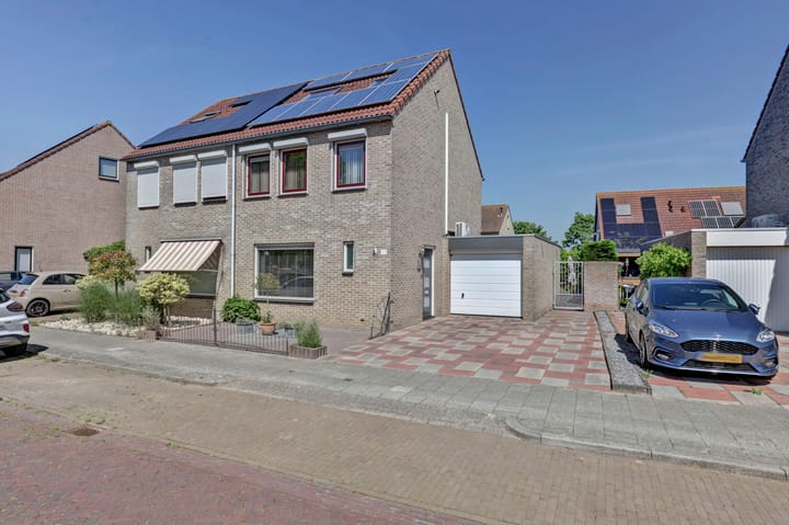Lavendelstraat 11 in 's-Gravenpolder Foto