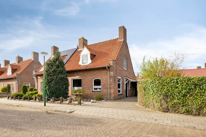 Le Sage ten Broekstraat 1 dans Grave photo