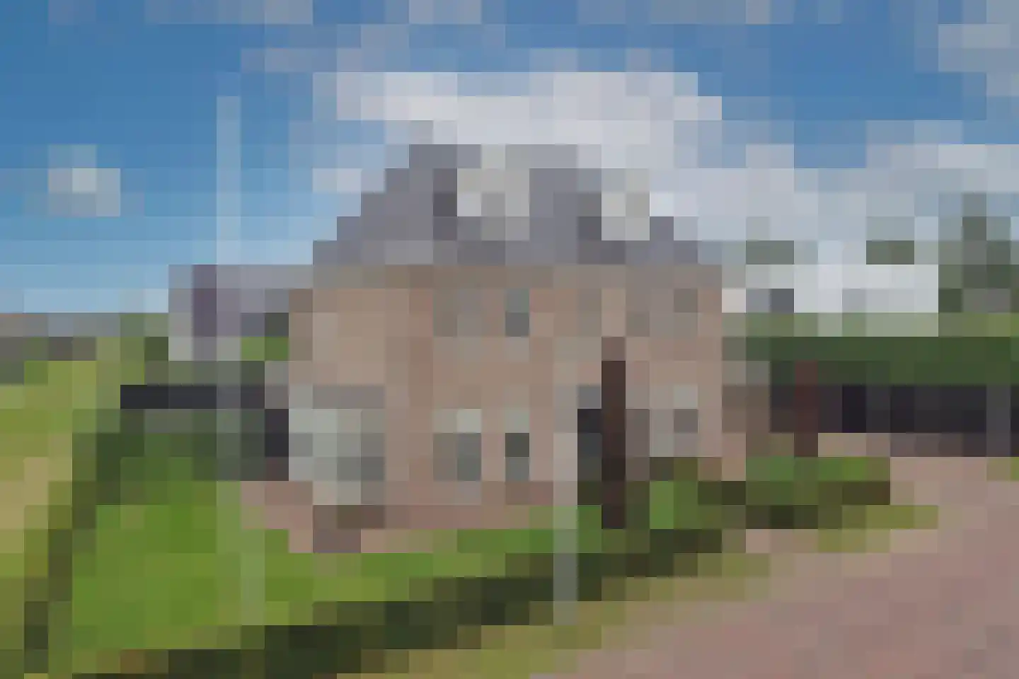 Leeghwaterlaan 1 in Almelo