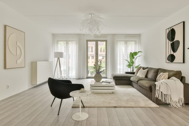 Leeuwendalersweg 681 in Amsterdam photo