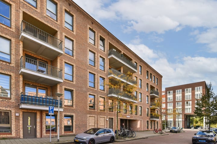 Leeuwendalersweg 75 in Amsterdam