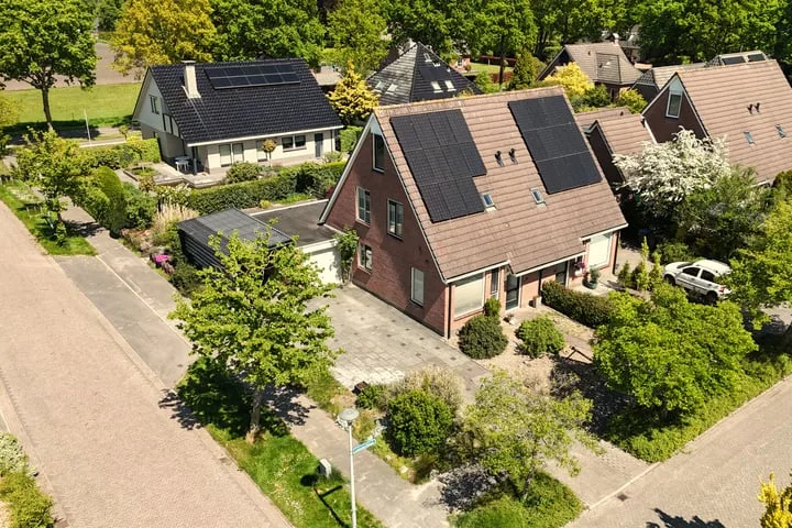 Leeuweriklaan 2 Nieuw-Roden foto 2