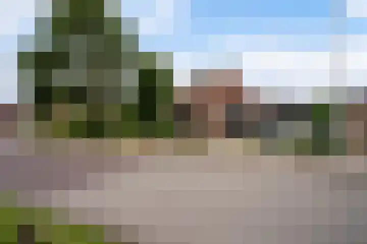 Lege Hearewei 42 en Hijum