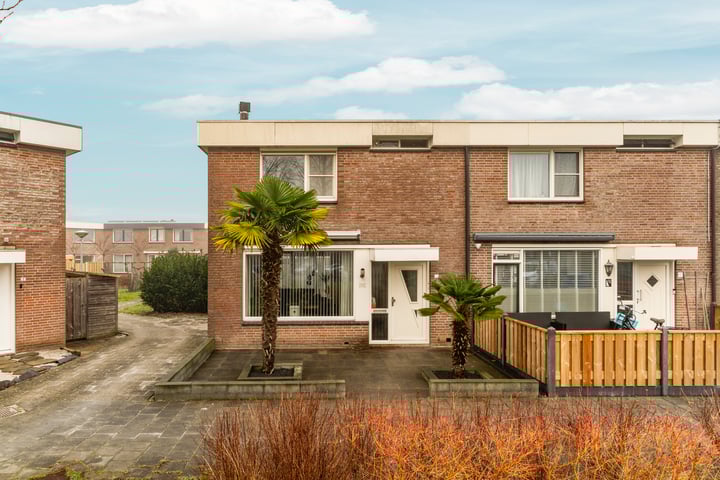 Leidenstraat 7 in Almere foto