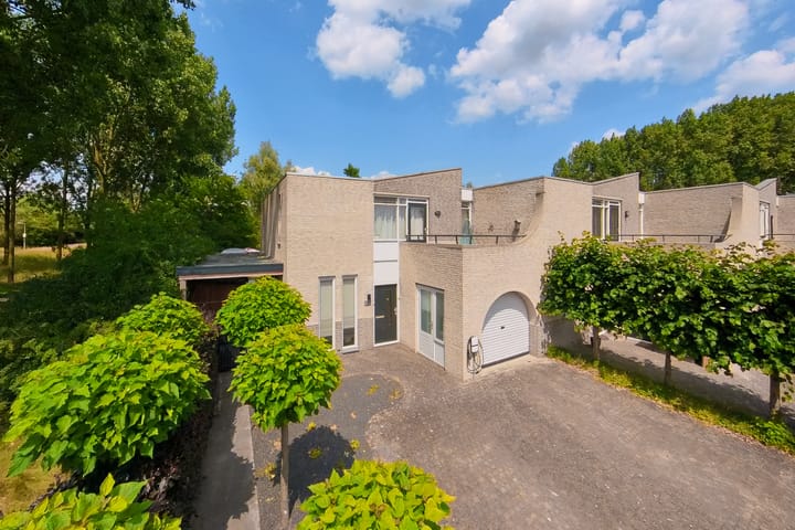 Leidschendamstraat 101 in Tilburg foto