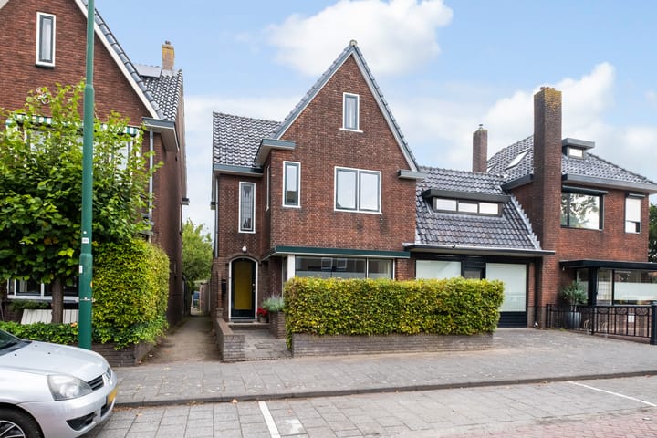 Leidsestraatweg 66 in Woerden foto