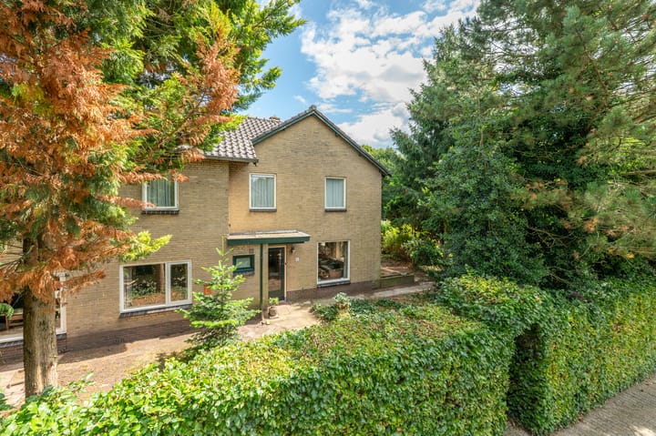 Leijsbornstraat 8 in Putten foto