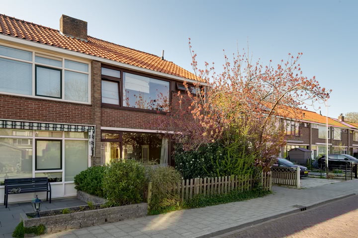 Leliestraat 16 in Rozenburg photo