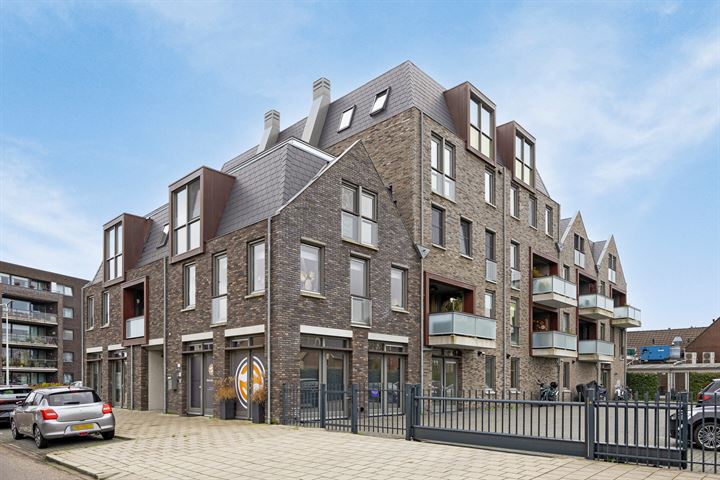 Leliestraat 7a in Roelofarendsveen Foto