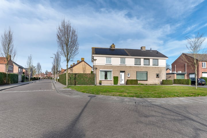 Lenaertsstraat 15 in Wouw Foto