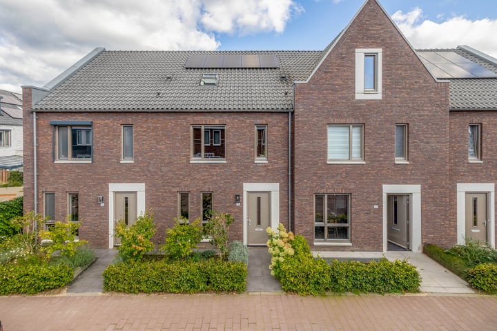 Lenteregen 19 in Arnhem photo