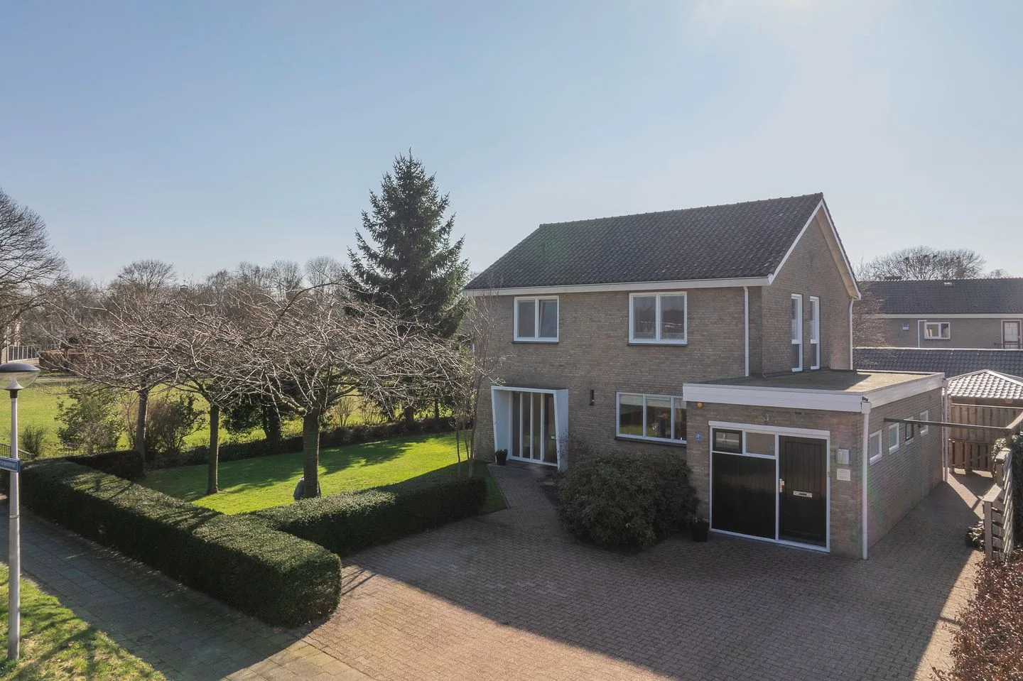 Lesturgeonstraat 1 en Coevorden