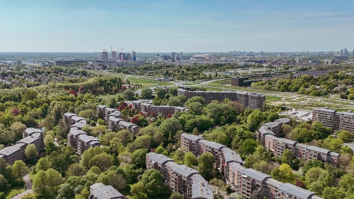 Leusdenhof 70 en Amsterdam foto