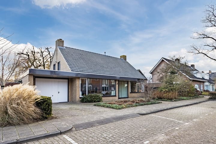 Leuvenstraat 5 en Oosterhout foto