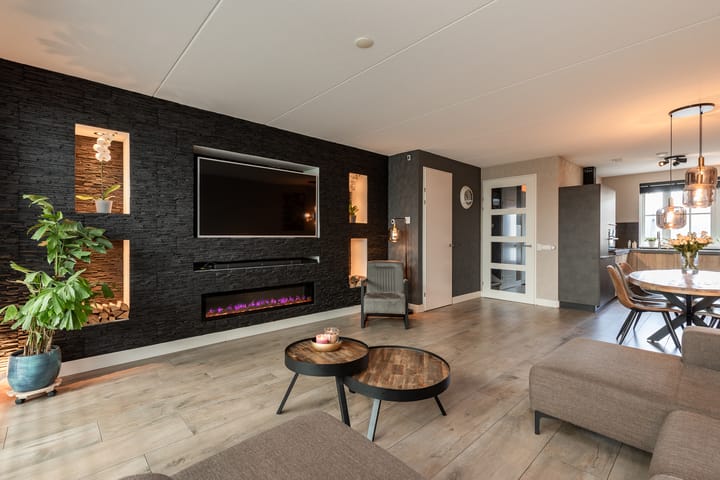 Lev Landaustraat 10 in Almere Foto