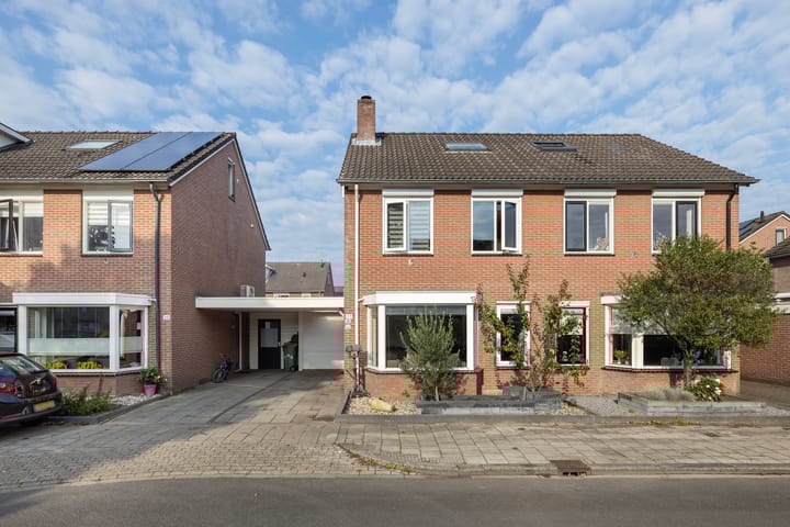 Libellestraat 27 en Hengelo foto