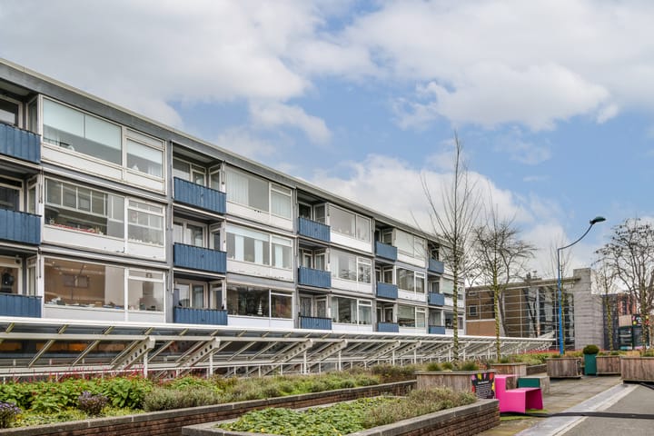 Liesveld 82 in Vlaardingen photo