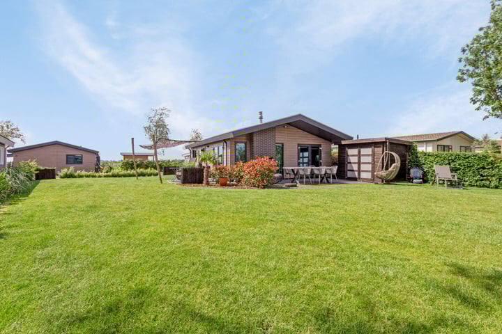 Lijsbeth Tijsweg 7-21 in Berkhout photo