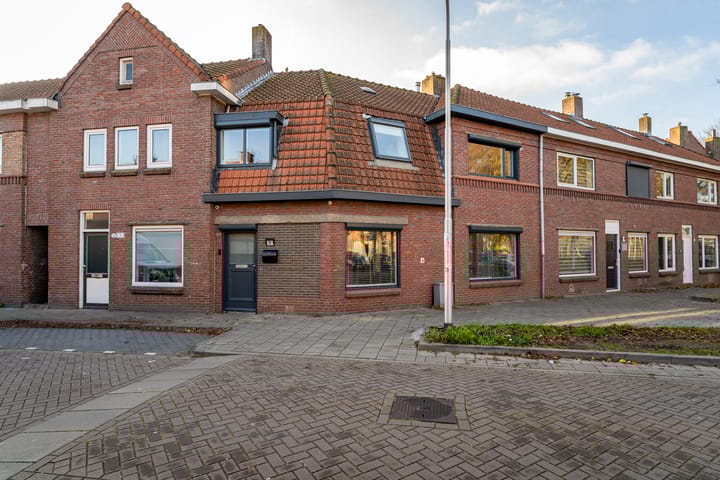 Lijsterstraat 1 in Tilburg photo