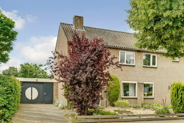 Lindelaan 1 in Dieren
