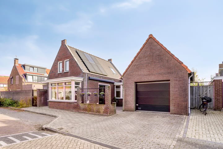 Photo of property Lindenstraat 2, Bunschoten-Spakenburg