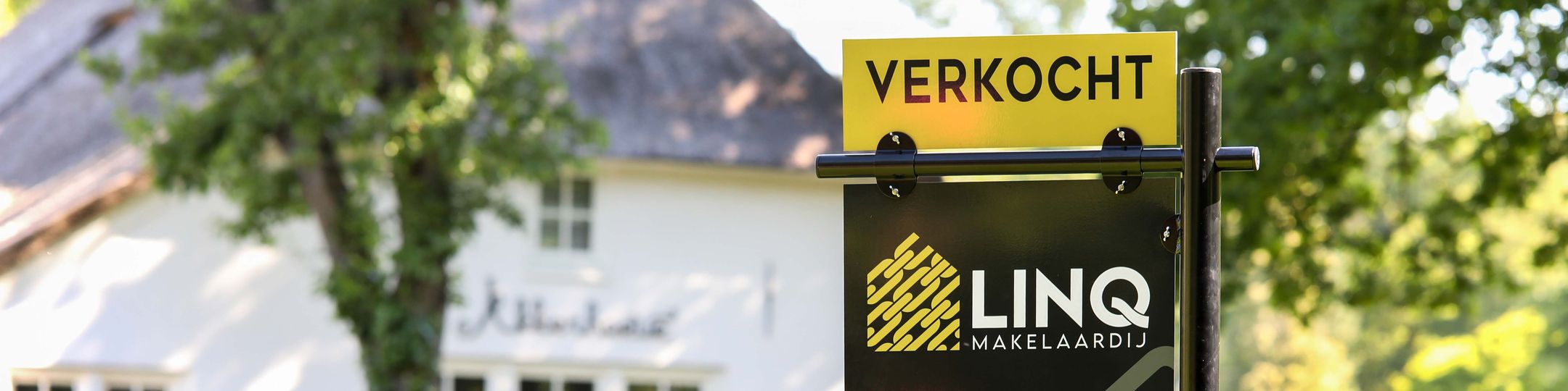 Team photo of LinQ Makelaardij