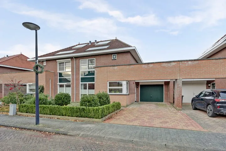 Lire 23 Dronten