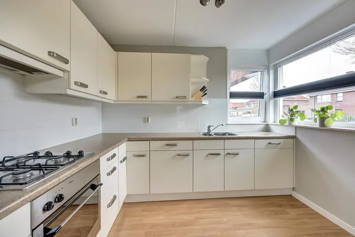 Lire 23 Dronten foto 3