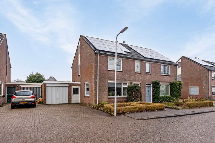 Ljippenstâl 57 in Garyp Foto