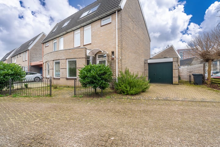 Loena 17 in Hoogezand photo