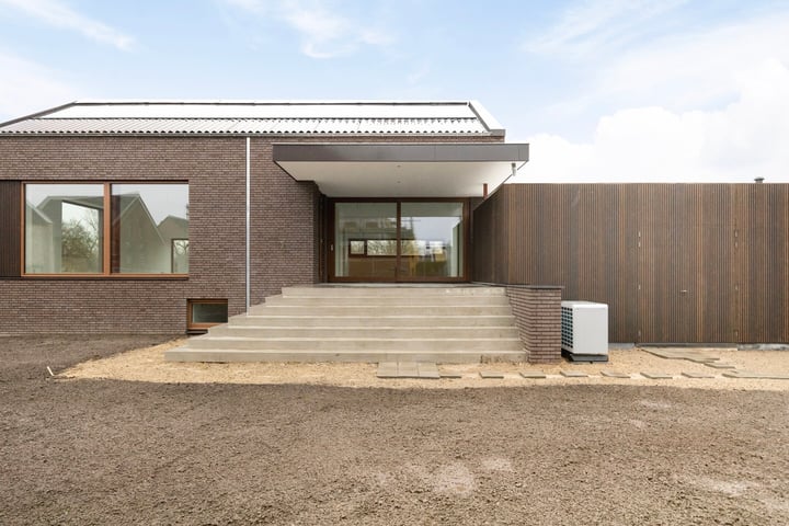 Loijenakker 11 in Veghel Foto