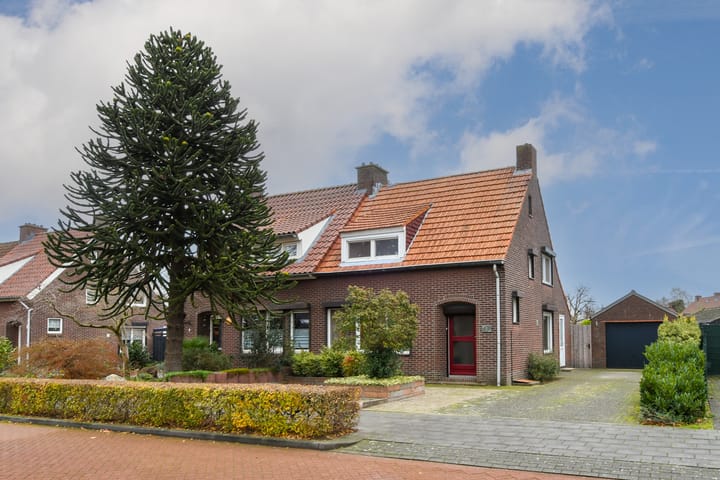 Photo of property Loosteeg 4, Panningen