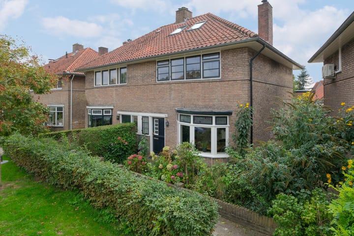 Louisestraat 21 in Hengelo photo