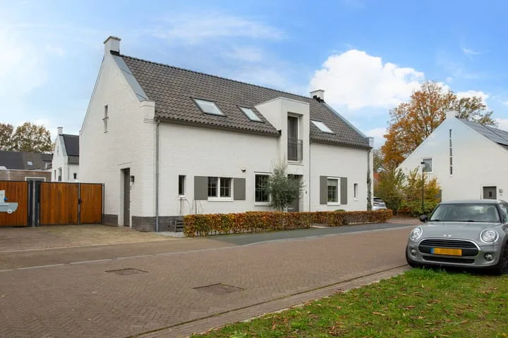 Lucashoef 6 in Oost West en Middelbeers