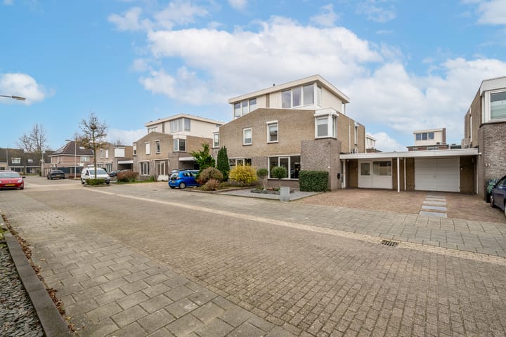 Luchtenburg 13 en Oss foto