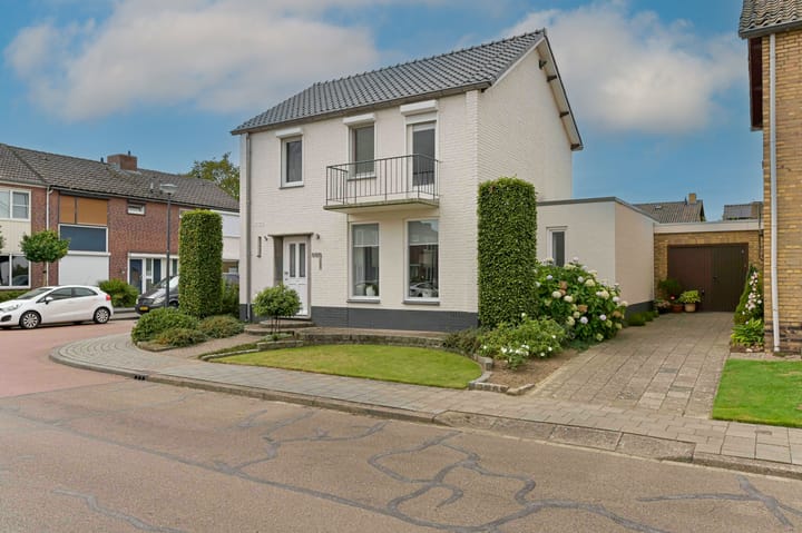 Luiksestraat 1 in Thorn Foto