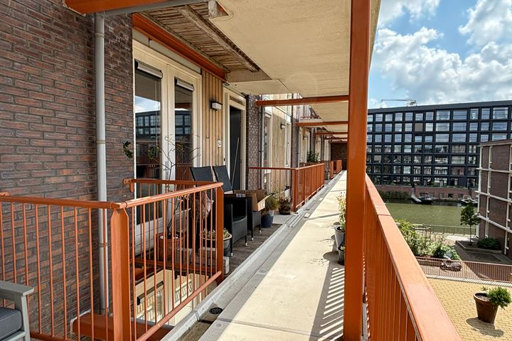 Lumièrestraat 84 in Amsterdam foto