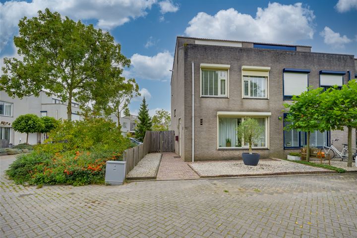 Lupineberg 21 in Roosendaal Foto